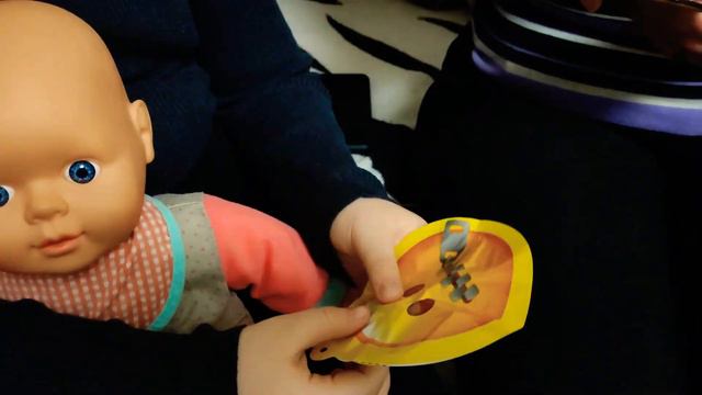 Кируся очень любит шарики. А этот шарик особенный. #перекресток #шарик #смайлик смотреть онлайн