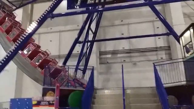 Киев. ТРЦ "Lavina". Парк аттракционов "Galaxy". ч.4. смотреть онлайн