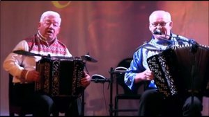 "Ты сосед и я сосед", (весёлая песня под гармонь и баян). Поют Николай Кучин и Марат Шацкий.