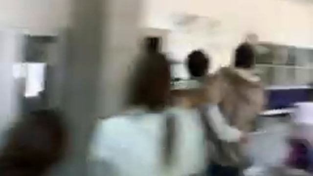 SUPER TANGO! en clase de practicas de laboratorio... смотреть онлайн