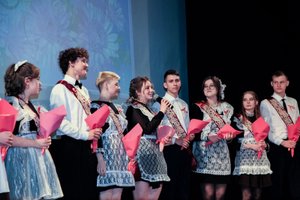 Последний звонок 2022. Выступление выпускников