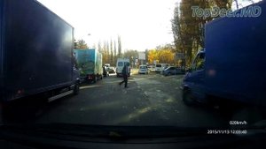 Почему нельзя перебегать дорогу, даже по переходу.