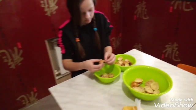 2часть/наш конвейер по производству орешков со сгущёнкой смотреть онлайн