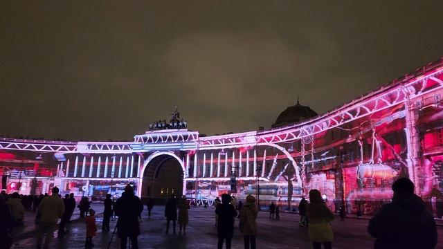 Мультимедийный спектакль "Ленинград. Во имя жизни" на Дворцовой площади.