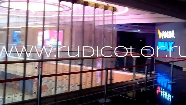 Светодиодный прозрачный экран в ТЦ