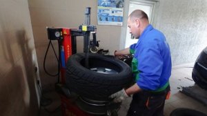 Audi Q7 Сезонная замена резины Технологический процесс