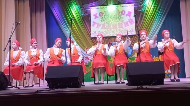 Ансамбль ложкарей из Вяткина выступает на отчетном концерте в Усть-Пристани. ВИДЕО смотреть онлайн