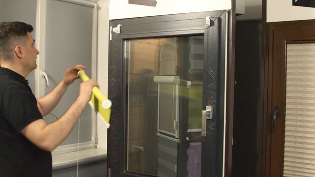 Монтаж тканинних ролет РОЛТА