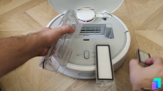 XiaoMi Vacuum Cleaner и Roborock - замена фильтра и турбо-щётки на роботе-пылесосе смотреть онлайн