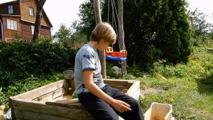 Братик хочет быть маленьким и кататься на машинках