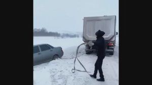 Зима-не проезжайте мимо. Помощь на дорогах.
