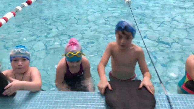 Бассейн "Дельфин" смотреть онлайн