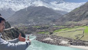 По дороге Дарвоз Памир проезжаем самый большой кишлак Афганистана Мохи Май.