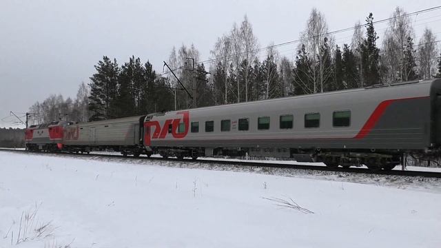 ЭП2К-164 с фирменным поездом "Россия" Москва - Владивосток смотреть онлайн