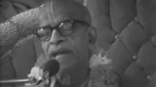 As Soon As that Intoxication is Over, all Your Intoxicated Dreams are Over - Prabhupada 0903 смотреть онлайн