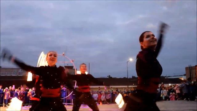 Праздник Волжского бульвара завершился «Огненными забавами» смотреть онлайн