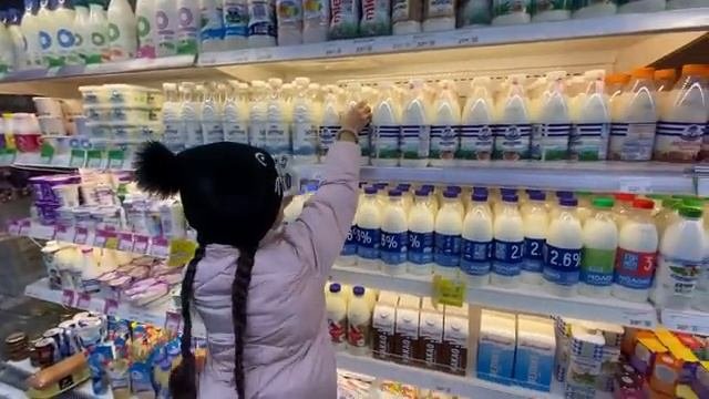 ВЛОГ У НАС СОБАКА / НАСТЯ СДЕЛАЛА НОВЫЙ МАНИКЮР ?