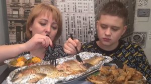 ФОРЕЛЬ в фольге, ПУТАССУ жареная, ОВОЩИ в духовке. #семья #eating #mukbang #no #мукбанг #еда #форел