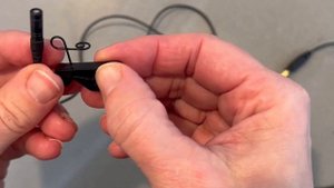 Rode Lavalier GO: How To Attach Clip Your Clip In Microphone