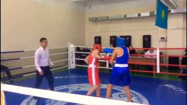 Финал чемпионата города Семей по боксу. Бабаханов Акылжан смотреть онлайн