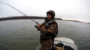 Ловля щуки в октябре с лодки.  Лучшая приманка на щуку - осьминог ). Закрытие № 1