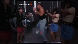 Вандам танцует