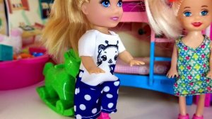 ОНА КУСАЕТСЯ😡😱🤣 Новенькая в детском садике! Катя и Макс веселая семейка куклы барби ДАРИНЕЛКА ТВ!