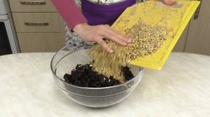 Салат из свеклы с черносливом и орехами. Вкусно и просто!