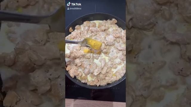 Курица в сливочном соусе с макаронами?