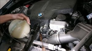 Замена датчика уровня охлаждающей жидкости BMW 5 f10