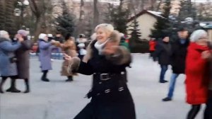 ХОЧЕТСЯ БЫТЬ БЕЗЗАБОТНОЙ И ЗВОНКОЙ