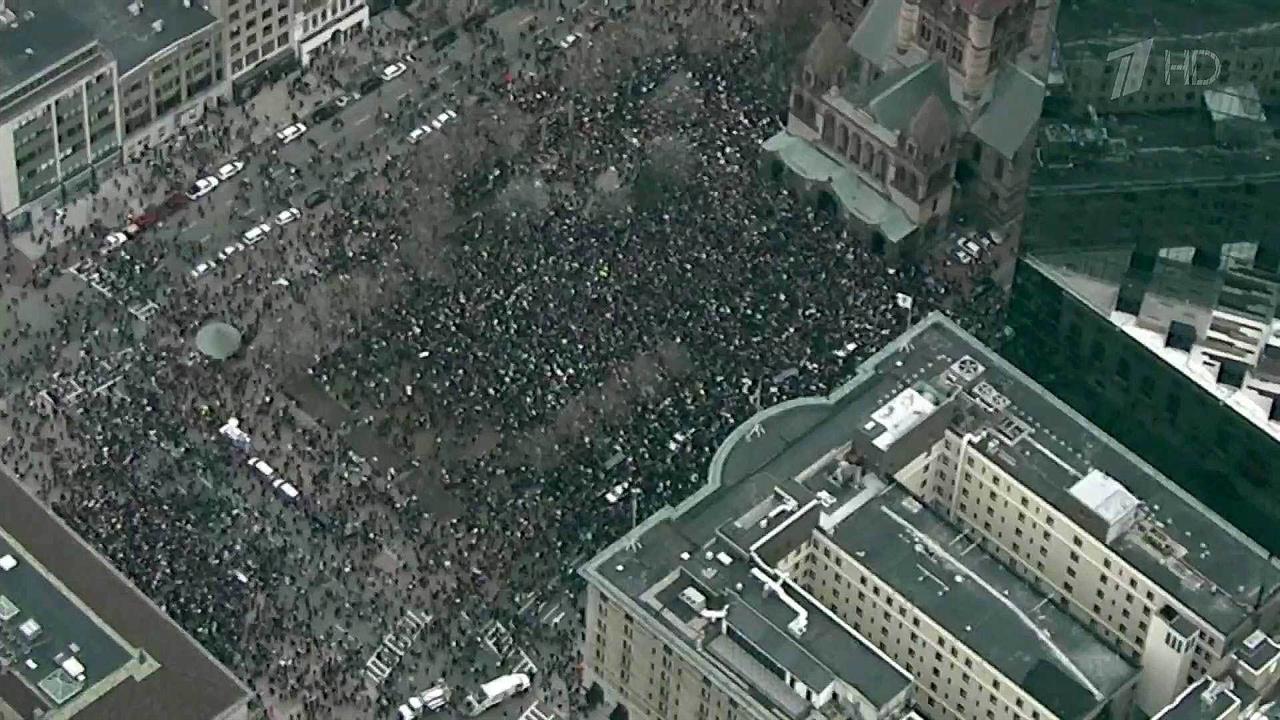Многотысячные акции протеста проходят по всей Америке