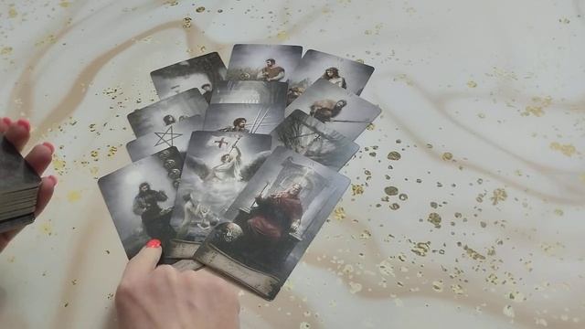 КТО ГОВОРИТ О ВАС ЗА СПИНОЙ? Гадание онлайн