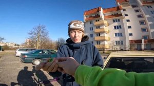 ШКОЛЬНИК СКРУЧИВАЛ КОЛПАЧКИ С МАШИН И ВЕЛОСИПЕДОВ