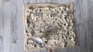 КАК ПРИГОТОВИТЬ ТВОРОЖНЫЕ РУЛЕТИКИ? Рулеты с творогом и изюмом из слоеного теста в духовке