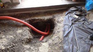 Укладка электрокабеля в траншею