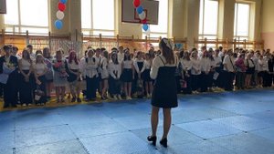 «ШКОЛЬНЫХ ОКОН ЯРКИЙ СВЕТ» - Алина Рыбакова. Школьная линейка 1 сентября 2024г. Наша выпускница❤️