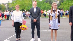Школьная линейка 1 сентября в Москве.