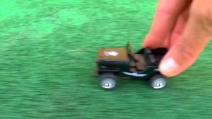 Игрушечные машинки пропадают в пещере.Полицейский Диана спасает машинки