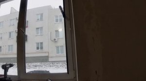 Дует из окна со стороны петель. Что можно сделать! Ремонт окон в Кошелеве.