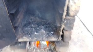 Самодельная коптильня горячего копчения на дровах