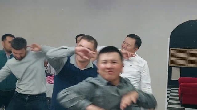 День рождения нашего друга. Подарок от настоящих мужчин смотреть онлайн