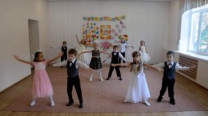 Ансамбль Ромашка   танец Детки   конфетки 1