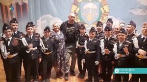 Юные кадеты из Усть-Кулома встретили в одной из воинских частей Пскова Гошу Куценко.