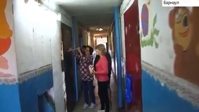 Котенка, который две недели был взаперти практически без еды и воды, спасли смотреть онлайн