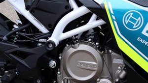 Мотоцикл 2021 года для новичка - CFMOTO 300SR (ABS)!