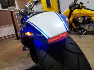 Легендарный задний обвес "Cobra", совмещенный с RGB подсветкой для Suzuki M109R / VZR1800 / M1800R.