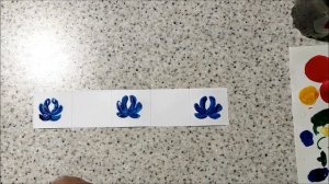 Узор в полосе из элементов гжельской росписи