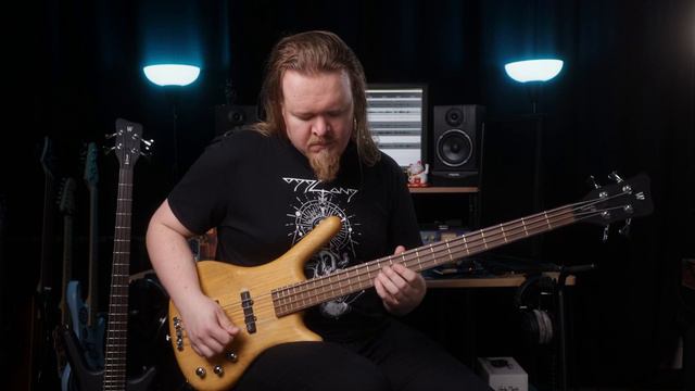 Can a Chinese Warwick beat my German one? Comparing a Rockbass Corvette to a 2008 Standard! смотреть онлайн