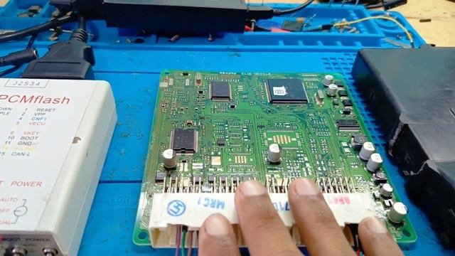 Cambio de Calibración ECU Toyota Hilux 2.7lts смотреть онлайн